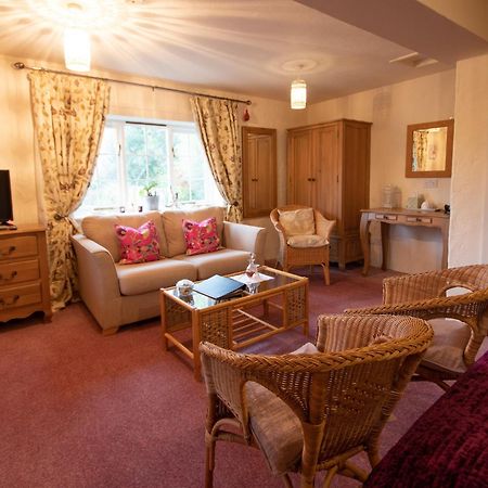 Magpies Lodge Slinfold Ngoại thất bức ảnh